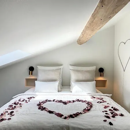 Cocon Blanc Calin Avec Jacuzzi Privatif - Loveroom Insolite Saint-Etienne  Exterior photo