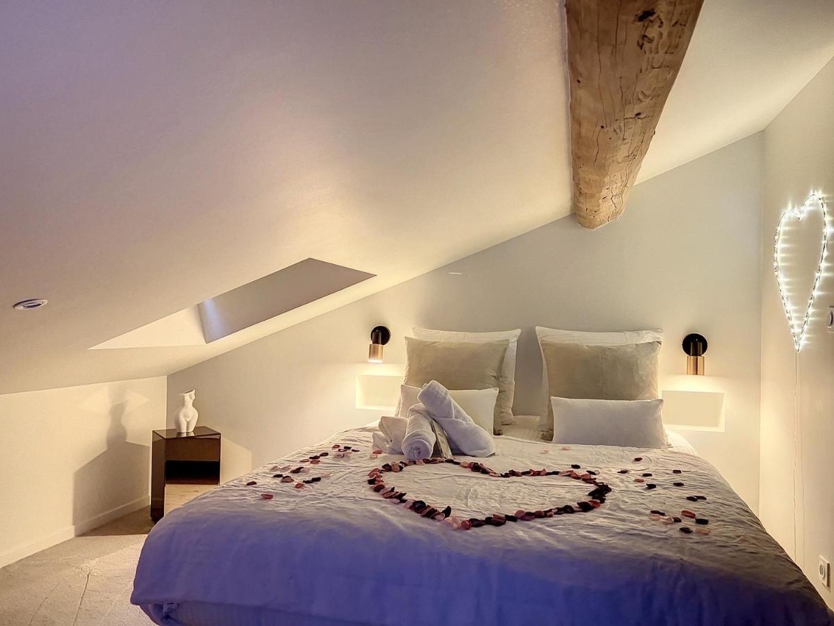 Cocon Blanc Calin Avec Jacuzzi Privatif - Loveroom Insolite Apartment