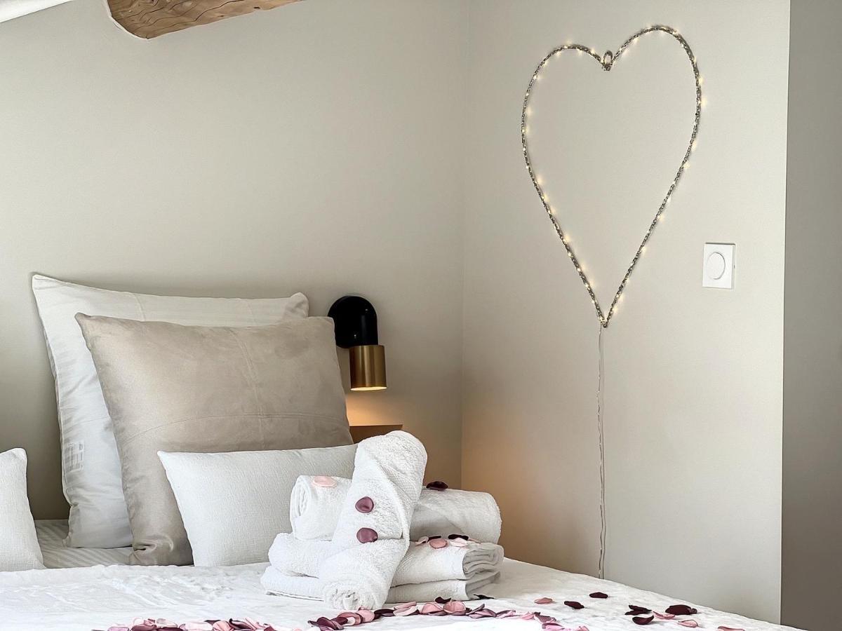 Cocon Blanc Calin Avec Jacuzzi Privatif - Loveroom Insolite Apartment Saint-Etienne (Loire)